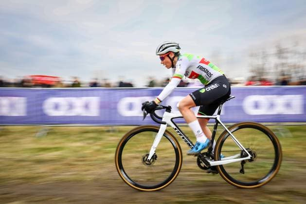 Belgian Sanne Cant pictured in action during the women elite race of the Noordzeecross cyclocross cycling event in Middelkerke, the eighth and last race of the Superprestige competition on Saturday 08 February 2025. DAVIDxPINTENS  x111998860x
