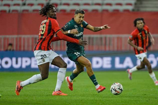 FOOTBALL : OGC Nice vs RC Lens - ligue 1 - 8 02 25 Nice™s forward 29 Evann Guessand and RC Lens s 14 Facundo Medina fight for the ball during the French L1 football match between Nice (OGC Nice) and Lens (RC Lens) at Allianz Riviera Stadium of Nice, south France, on February 8, 2025. NICEFrance  Copyright: xfredxDIDES psnewzx