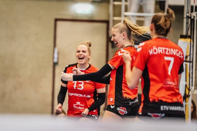 Volleyball Women Season 2024 2025 2 Volleyball Bundesliga Women Pro ETV Hamburg vs VCO Dresden 08 02 2025 Anna Hartig 5, ETV Hamburg jubelt Hamburg Lokstedter Steindamm 52 Hamburg Germany
