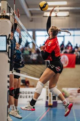 Volleyball Women Season 2024 2025 2 Volleyball Bundesliga Women Pro ETV Hamburg vs VCO Dresden 08 02 2025 Svea Frobel 11, ETV Hamburg beim Angriff Hamburg Lokstedter Steindamm 52 Hamburg Germany