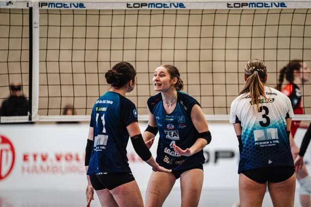 Volleyball Women Season 2024 2025 2 Volleyball Bundesliga Women Pro ETV Hamburg vs VCO Dresden 08 02 2025 v l Zofia Sykut 11, VCO Dresden , Teresa Ziegenbalg 4, VCO Dresden jubel Hamburg Lokstedter Steindamm 52 Hamburg Germany