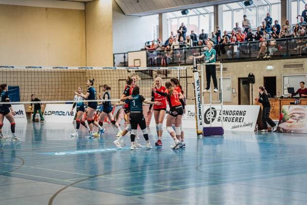 Volleyball Women Season 2024 2025 2 Volleyball Bundesliga Women Pro ETV Hamburg vs VCO Dresden 08 02 2025 ETV jubelt Hamburg Lokstedter Steindamm 52 Hamburg Germany