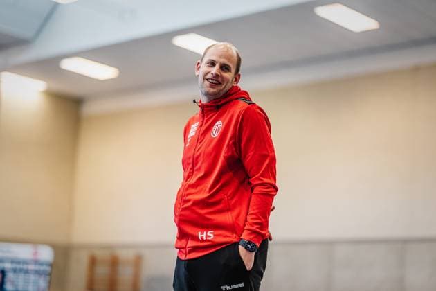 Volleyball Women Season 2024 2025 2 Volleyball Bundesliga Women Pro ETV Hamburg vs VCO Dresden 08 02 2025 Coach Holger Schlawitz ETV Hamburg Hamburg Lokstedter Steindamm 52 Hamburg Germany