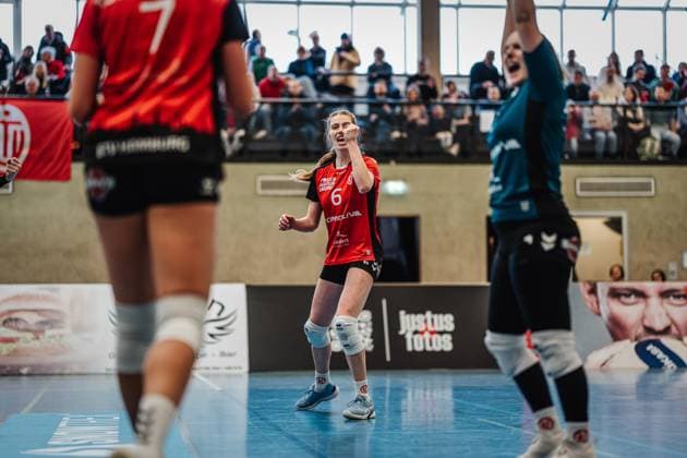 Volleyball Women Season 2024 2025 2 Volleyball Bundesliga Women Pro ETV Hamburg vs VCO Dresden 08 02 2025 Constanze von Meyenn 6, ETV Hamburg jubelt Hamburg Lokstedter Steindamm 52 Hamburg Germany