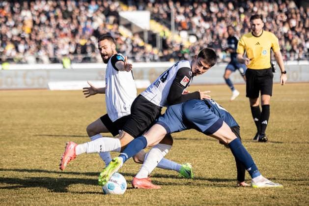 Soccer Men 2 Bundesliga 21 Matchday Season 2024 2025 SSV Ulm 1846 Football vs SC Paderborn 1907 08 02 2025 9 Lucas Röser, 16 Aaron Keller SSV Ulm 1846 Football DFL regulations prohibit any use of photographs as image sequences and or quasi video Ulm Donaustadion Baden Württemberg Germany