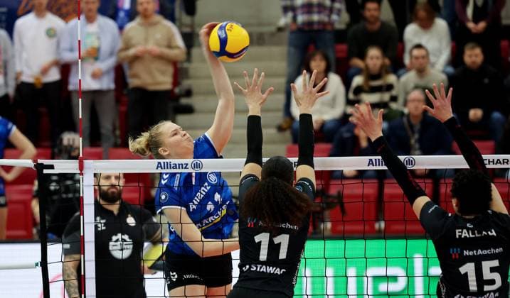 Stuttgart , Volleyball Bundesliga Women, Allianz MTV Stuttgart vs Ladies in Black Aachen , left Pauline Martin Stgt
