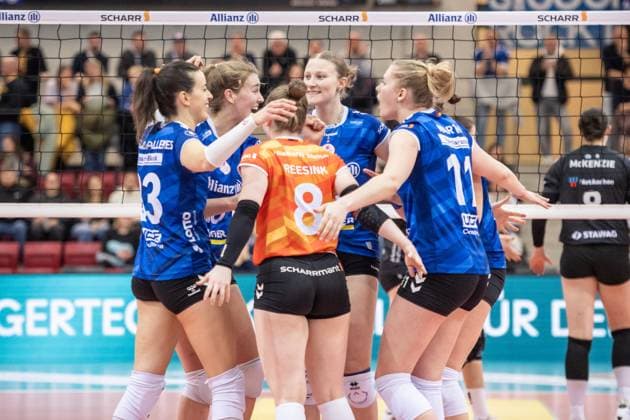 Jubilation, joy at MTV Stuttgart GER, Allianz MTV Stuttgart Ladies in Black Aachen, Volleyball Bundesliga, VBL, 2024 2025 season, 08 02 2025 GER, Allianz MTV Stuttgart Ladies in Black Aachen, Volleyball Bundesliga, VBL, 2024 2025 season, 08 02 2025 Stuttgart Copyright: xSandyxDinkelackerx EP_SDR