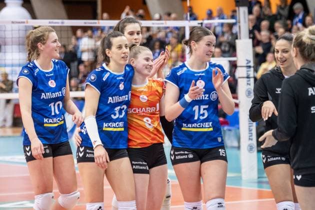 Maria Segura Pallares Allianz MTV Stuttgart, 33 , Florien Reesink Allianz MTV Stuttgart, 08 , Charlotte Krenicky Allianz MTV Stuttgart, 15 visibly relieved, happy, smiling after home win GER, Allianz MTV Stuttgart Ladies in Black Aachen, Volleyball Bundesliga, VBL, Spielzeit 2024 2025, 08 02 2025 GER, Allianz MTV Stuttgart Ladies in Black Aachen, Volleyball Bundesliga, VBL, Spielzeit 2024 2025, 08 02 2025 Stuttgart Copyright: xSandyxDinkelackerx EP_SDR