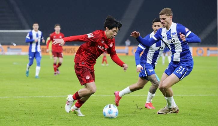 Daisuke Yokota on the ball, Marton Dardai duel Match scene Action Sport Football Soccer DFL 2 Bundesliga Men 21 Matchday Season 2024 2025 08 02 2025 Hertha BSC Berlin vs 1 FC Kaiserslautern FCK DFL regulations prohibit any use of photographs as image sequences and or quasi video