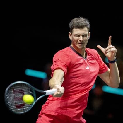 ROTTERDAM - Carlos Alcaraz (ESP) in action against Hubert Hurkacz (POL) on the sixth day of the ABN AMRO Open tennis tournament in Ahoy. ANP SANDER KING ABN AMRO Open - Day Six 2025 xVIxANPxSportx xxANPxIVx 519446554 originalFilename: 519446554.jpg