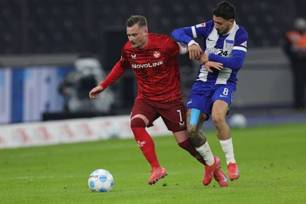 2 Soccer Bundesliga Hertha BSC 1 FC Kaiserslautern Kevin Sessa Hertha BSC Berlin 8 in a duel with Marlon Ritter Kaiserslautern 7 , during the match in the 2 Soccer Bundesliga Hertha BSC 1 FC Kaiserslautern in Berlin, Olympiastadion, on 08 02 2025 DFB regulations prohibit any use of photographs as image sequences and or quasi video Copyright: xBEAUTIFULxSPORTS Frankex