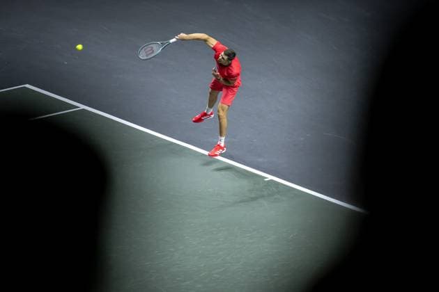 ROTTERDAM - Hubert Hurkacz (POL) in action against Carlos Alcaraz (ESP) on the sixth day of the ABN AMRO Open tennis tournament in Ahoy. ANP SANDER KING ABN AMRO Open - Day Six 2025 xVIxANPxSportx xxANPxIVx 519451678 originalFilename: 519451678.jpg