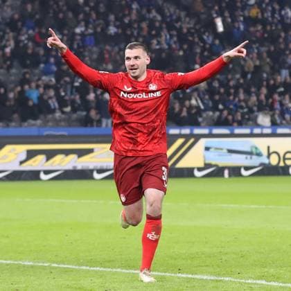 08 02 2025, xtgx, Fußball 2 Bundesliga, Hertha BSC Berlin 1 FC Kaiserslautern emspor, v l Luca Sirch Kaiserslautern, 31 Jubel, Torjubel, jubelt ueber das Tor, celebrate the goal, celebration DFL DFB REGULATIONS PROHIBIT ANY USE OF PHOTOGRAPHS as IMAGE SEQUENCES and or QUASI VIDEO Berlin