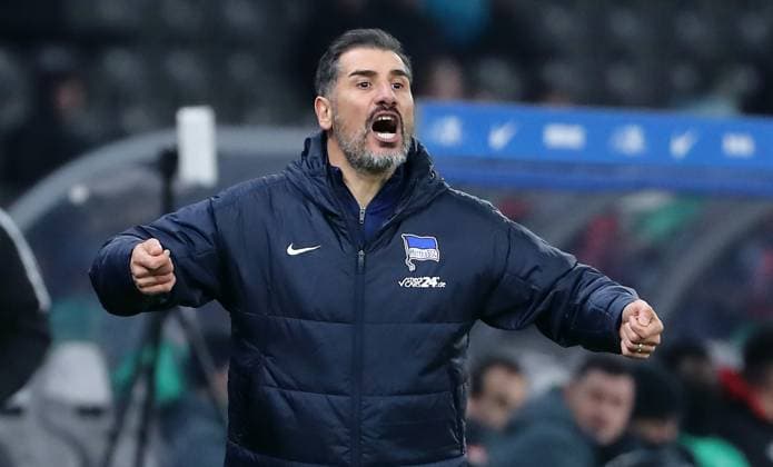 Coach Cristian Fiel shouting, pointing, gesticulating Action upper body Sport Soccer Football DFL 2 Bundesliga Men 21 Matchday Season 2024 2025 08 02 2025 Hertha BSC Berlin vs 1 FC Kaiserslautern FCK DFL regulations prohibit any use of photographs as image sequences and or quasi video