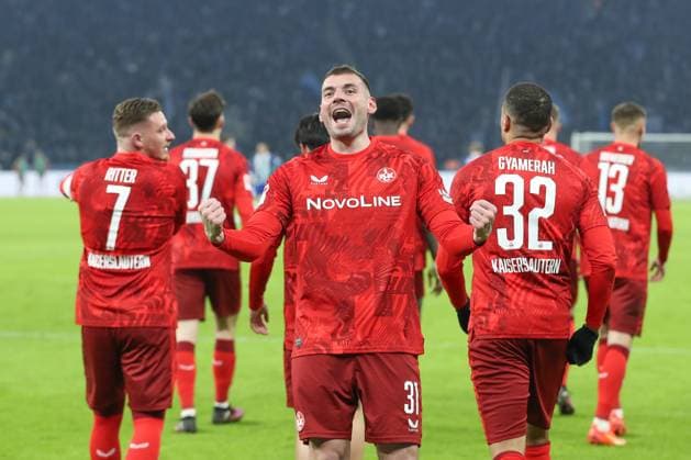 08 02 2025, xtgx, Fußball 2 Bundesliga, Hertha BSC Berlin 1 FC Kaiserslautern emspor, v l Luca Sirch Kaiserslautern, 31 Jubel, Torjubel, jubelt ueber das Tor, celebrate the goal, celebration DFL DFB REGULATIONS PROHIBIT ANY USE OF PHOTOGRAPHS as IMAGE SEQUENCES and or QUASI VIDEO Berlin