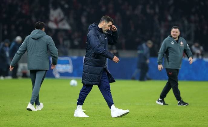 Coach Cristian Fiel disappointed after the end of the match Disappointment Sport Soccer Football DFL 2 Bundesliga Men 21 Matchday Season 2024 2025 08 02 2025 Hertha BSC Berlin vs 1 FC Kaiserslautern FCK DFL regulations prohibit any use of photographs as image sequences and or quasi video