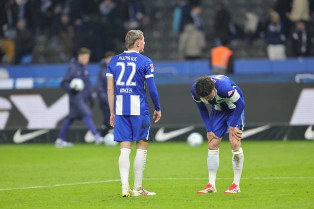 2 Soccer Bundesliga Hertha BSC 1 FC Kaiserslautern Fabian Reese Hertha BSC Berlin 11 and Marten Winkler Hertha BSC Berlin 22 , left, disappointed, during the match in the 2 Soccer Bundesliga Hertha BSC 1 FC Kaiserslautern in Berlin, Olympiastadion, on 08 02 2025 DFB regulations prohibit any use of photographs as image sequences and or quasi video Copyright: xBEAUTIFULxSPORTS Frankex