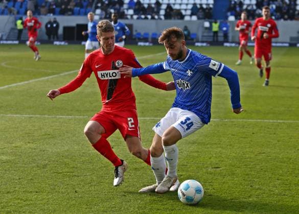 08 02 2025, xpfrx, Soccer 2 Bundesliga, SV Darmstadt 98 SV Elversberg v l Elias Baum Elversberg , Killian Julian Corredor Darmstadt DFL DFB REGULATIONS PROHIBIT ANY USE OF PHOTOGRAPHS as IMAGE SEQUENCES and or QUASI VIDEO Darmstadt