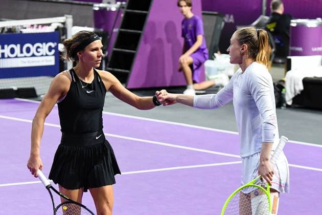 Transylvania Open 2025 - WTA, Tennis Damen 250 Tournament - Day 6 - Semi-finals Katarzyna Piter and Aliaksandra Sasnovich compete during the semi-finals of the Transylvania Open 2025, a WTA250 Tournament, at BT Arena in Cluj-Napoca, Romania, on February 8, 2025 Cluj-Napoca Romania  Copyright: xFlaviuxBuboix originalFilename:buboi-notitle250208_npCrH.jpg