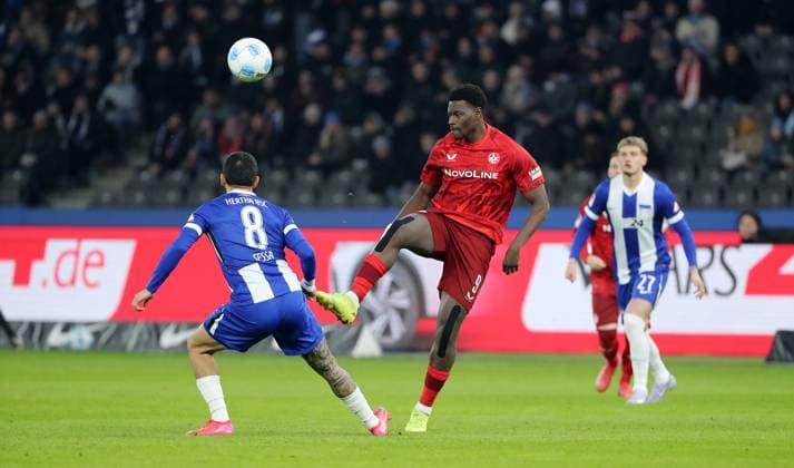 Kevin Diego Sessa, Ragnar Ache duel match scene Action Sport Football Soccer DFL 2 Bundesliga Men 21 Matchday Season 2024 2025 08 02 2025 Hertha BSC Berlin vs 1 FC Kaiserslautern FCK DFL regulations prohibit any use of photographs as image sequences and or quasi video