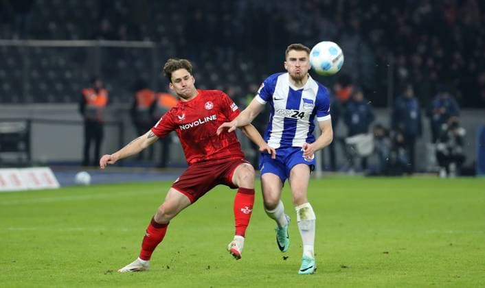 Florian Kleinhansl in a duel with Jonjoe Kenny Action Match scene Sport Football Soccer DFL 2 Bundesliga Men 21 Matchday Season 2024 2025 08 02 2025 Hertha BSC Berlin vs 1 FC Kaiserslautern FCK DFL regulations prohibit any use of photographs as image sequences and or quasi video