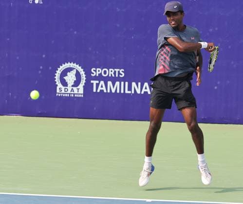 Chennai Open 2025: Singles Finals : Elias YMER (SWE) vs Kyrian JACQUET (FRA) Kyrian JACQUET (FRA) leading as of now Kyrian JACQUET (FRA) in action Kyrian JACQUET (FRA) won by 7-6(!) & 6-4 Chennai SDAT Stadium INDIA Copyright: xSeshadrixSukumarx