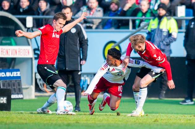 109 02 2025 Soccer, 2024 2025, 2 Bundesliga, Matchday 21, Hannover 96 Fortuna Düsseldorf 95 L R Fabian Kunze Hannover , Myron van Brederode Düsseldorf , Jannik Dehm Hannover DFL REGULATIONS PROHIBIT ANY USE OF PHOTOGRAPHS AS IMAGE SEQUENCES AND OR QUASI VIDEO Hannover Lower Saxony Germany Heinz von Heiden Arena