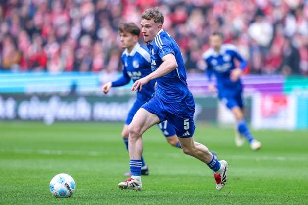 09 02 2025, Football, 1 FC Köln FC Schalke 04, 2 Fußball Bundesliga, 21 Matchday, RheinEnergie STADION, Season 2024 2025 Derry Murkin S04 5 DFB regulations prohibit any use of photographs as image sequences and or quasi video Nordrhein Westfalen Germany