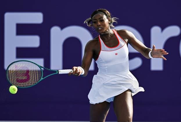 WTA, Tennis Damen QATAR OPEN TENNIS TOURNAMENT FIRST ROUND Alycia Parks of United States competes in her 1st round match against Diana Shnaider during the WTA Qatar TotalEnergies Open 2025 tennis tournament at the Khalifa International Tennis Complex in Doha, Qatar, on February 09, 2025. Copyright: xNOUSHADx