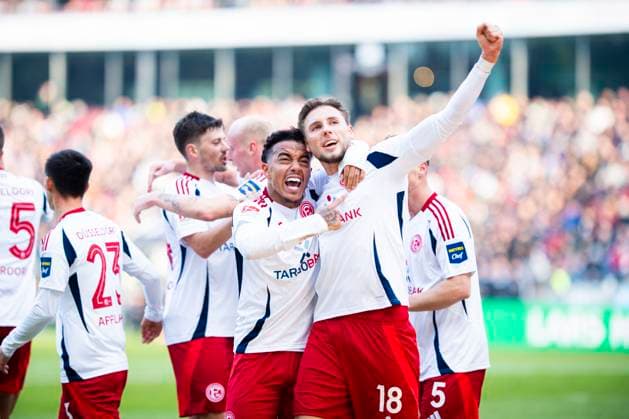 09 02 2025 Soccer, 2024 2025, 2 Bundesliga, Matchday 21, Hannover 96 Fortuna Düsseldorf 95 L R Myron van Brederode Düsseldorf celebrates after his goal to 0 1 with Jona Niemiec Düsseldorf DFL REGULATIONS PROHIBIT ANY USE OF PHOTOGRAPHS AS IMAGE SEQUENCES AND OR QUASI VIDEO Hannover Lower Saxony Germany Heinz von Heiden Arena