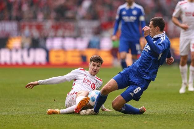 Cologne, Germany, 09 02 25 Denis Huseinbasic 1 FC Köln and Ron Schallenberg FC Schalke 04 fighting for the ball during the 2 Bundesliga match between 1 FC Köln FC Schalke 04 at RheinEnergieSTADION on 09 February 2025 in Cologne, Germany Köln RheinEnergieSTADION Germany Copyright: xStefanxBrauerx xBrauer-Fotoagentx