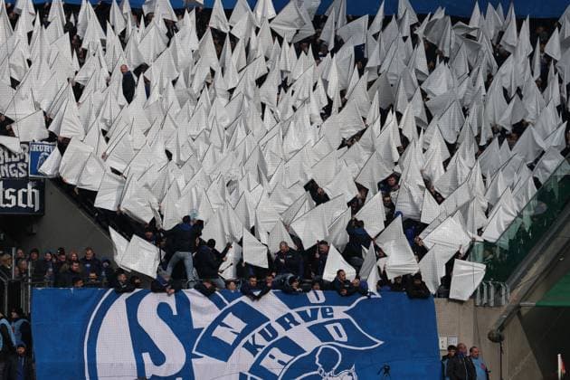 GER, 2 FBL, 1 FC Koeln vs FC Schalke 04 09 02 2025, Rheinenergie Stadion, Koeln, GER, 2 FBL, 1 FC Koeln vs FC Schalke 04, in the picture fans, friendly, atmosphere, colorful, national color, made up, emotions, scarves, Schalke nordphotoxGmbHx xMeuter nph00351