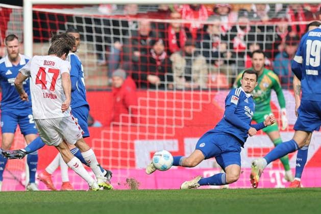 GER, 2 FBL, 1 FC Koeln vs FC Schalke 04 09 02 2025, Rheinenergie Stadion, Koeln, GER, 2 FBL, 1 FC Koeln vs FC Schalke 04, in the picture goal chance Mathias Olesen FC Koeln 47 , nordphotoxGmbHx xMeuter nph00351