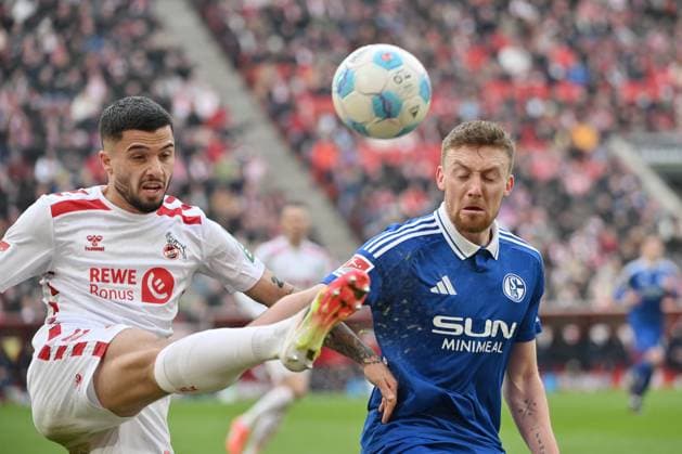 Tobias Mohr FC Schalke 04 , Jusuf Gazibegovic 1 FC Koeln , v re 09 02 2025, Soccer 2 Bundesliga, 21 Matchday, Season 2024 2025 1 FC Köln FC Schalke 04 Koeln Rhein Energie Stadion Nordrhein Westfalen Germany Team2