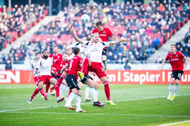 09 02 2025 Soccer, 2024 2025, 2 Bundesliga, 21 Matchday, Hannover 96 Fortuna Düsseldorf 95 M Matthias Zimmermann Düsseldorf , Fabian Kunze Hannover DFL REGULATIONS PROHIBIT ANY USE OF PHOTOGRAPHS AS IMAGE SEQUENCES AND OR QUASI VIDEO Hannover Lower Saxony Germany Heinz von Heiden Arena