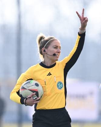 09 02 2025 Soccer Season 2024 2025 2 Women Soccer Bundesliga 14 Matchday 1 FC Nürnberg FCN Club Clubfrauen FC Ingolstadt 04 FCI Sportfoto Zink xwoxzix Julia Boike Referee in
