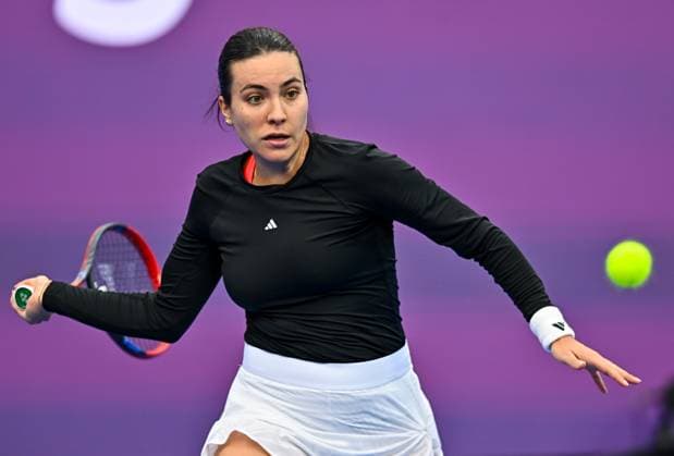 WTA, Tennis Damen QATAR OPEN TENNIS TOURNAMENT FIRST ROUND Elena-Gabriela Ruse of Romania competes in her 1st round match against Maria Sakkari of Greece during the WTA Qatar TotalEnergies Open 2025 tennis tournament at the Khalifa International Tennis Complex in Doha, Qatar, on February 09, 2025. Copyright: xNOUSHADx