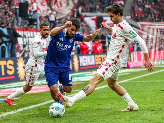 Amin Younes FC Schalke 04, 8 in duel against Max Finkgräfe Finkgraefe FC Köln FC Koeln, 35 , GER, FC Köln Koeln vs FC Schalke 04, Football, 2 Bundesliga, Matchday 21, Season 2024 2025, 09 02 2025, DFL DFB REGULATIONS PROHIBIT ANY USE OF PHOTOGRAPHS AS IMAGE SEQUENCES AND OR QUASI VIDEO, GER, FC Köln Koeln vs FC Schalke 04, Football, 2 Bundesliga, Matchday 21, Season 2024 2025, 09 02 2025 Köln Koeln Copyright: xGabrielxBoiax EP_EER