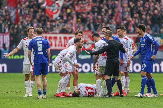 Linton Maina FC Köln FC Koeln, 37 lies distorted in pain on the ground, GER, FC Köln Koeln vs FC Schalke 04, Football, 2 Bundesliga, Matchday 21, Season 2024 2025, 09 02 2025, DFL DFB REGULATES PROHIBIT ANY USE OF PHOTOGRAPHS AS IMAGE SEQUENCES AND OR QUASI VIDEO, GER, FC Köln Koeln vs FC Schalke 04, Football, 2 Bundesliga, Matchday 21, Season 2024 2025, 09 02 2025 Köln Koeln Copyright: xGabrielxBoiax EP_EER