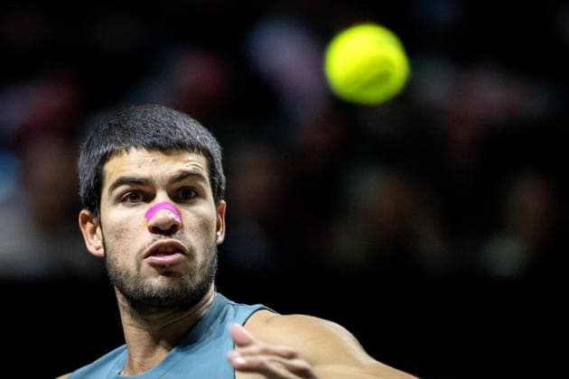 Sport Bilder des Tages ROTTERDAM - Carlos Alcaraz (ESP) in action against Alex de Minaur (AUS) during the final on the seventh day of the ABN AMRO Open tennis tournament in Ahoy. ANP SANDER KING ABN AMRO Open - Day Seven 2025 xVIxANPxSportx xxANPxIVx 519526907 originalFilename: 519526907.jpg