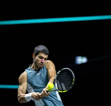 ROTTERDAM - Carlos Alcaraz (ESP) in action against Alex de Minaur (AUS) during the final on the seventh day of the ABN AMRO Open tennis tournament in Ahoy. ANP SANDER KING ABN AMRO Open - Day Seven 2025 xVIxANPxSportx xxANPxIVx 519527274 originalFilename: 519527274.jpg