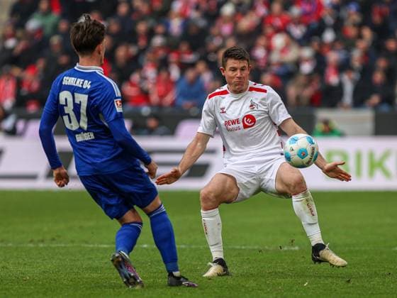 Max Grüger Grueger FC Schalke 04, 37 in duel against Dominique Heintz FC Köln FC Koeln, 3 , GER, FC Köln Koeln vs FC Schalke 04, Football, 2 Bundesliga, Matchday 21, Season 2024 2025, 09 02 2025, DFL DFB REGULATIONS PROHIBIT ANY USE OF PHOTOGRAPHS AS IMAGE SEQUENCES AND OR QUASI VIDEO, GER, FC Köln Koeln vs FC Schalke 04, Football, 2 Bundesliga, Matchday 21, Season 2024 2025, 09 02 2025 Köln Koeln Copyright: xGabrielxBoiax EP_EER
