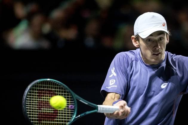 ROTTERDAM - Alex de Minaur (AUS) in action against Carlos Alcaraz (ESP) during the final on the seventh day of the ABN AMRO Open tennis tournament in Ahoy. ANP SANDER KING ABN AMRO Open - Day Seven 2025 xVIxANPxSportx xxANPxIVx 519527830 originalFilename: 519527830.jpg
