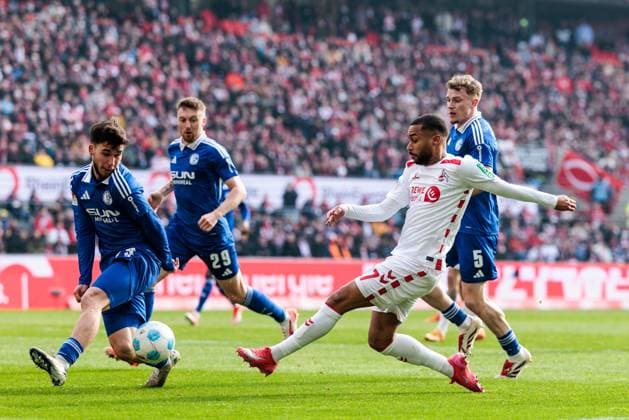 2 Soccer Bundesliga 1 FC Köln FC Schalke 04 09 02 2025 duel Mehmen Can Aydin Schalke 04, 23 , Linton Maina 1 FC Köln, 37 2 Soccer Bundesliga, 1 FC Köln FC Schalke 04, Köln, Rheinenergiestadion am 09 02 2025 DFL REGULATIONS PROHIBIT ANY USE OF PHOTOGRAPHS AS IMAGE SEQUENCES AND OR QUASI VIDEO Copyright: xBEAUTIFULxSPORTS Wunderlx
