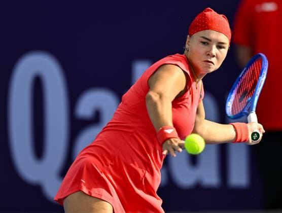 (250209) -- DOHA, Feb. 9, 2025 -- Diana Shnaider hits a return during the first round of WTA, Tennis Damen Qatar Open tennis tournament match between Alycia Parks of the United States and Diana Shnaider of Russia at the Khalifa International Tennis Complex in Doha, Qatar, on Feb. 9, 2025. (Photo by Xinhua) (SP)QATAR-DOHA-WTA QATAR OPEN 2025 Nikku 
