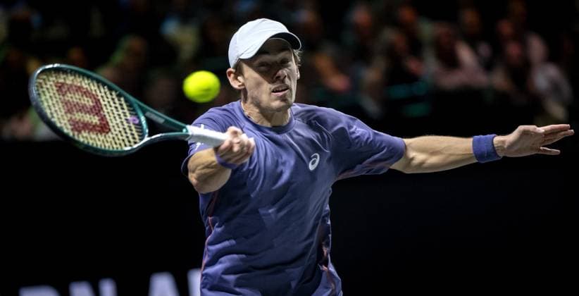 ROTTERDAM - Alex de Minaur (AUS) in action against Carlos Alcaraz (ESP) during the final on the seventh day of the ABN AMRO Open tennis tournament in Ahoy. ANP SANDER KING ABN AMRO Open - Day Seven 2025 xVIxANPxSportx xxANPxIVx 519529466 originalFilename: 519529466.jpg