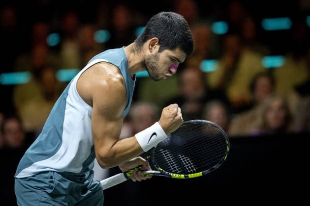 ROTTERDAM - Carlos Alcaraz (ESP) in action against Alex de Minaur (AUS) during the final on the seventh day of the ABN AMRO Open tennis tournament in Ahoy. ANP SANDER KING ABN AMRO Open - Day Seven 2025 xVIxANPxSportx xxANPxIVx 519530006 originalFilename: 519530006.jpg