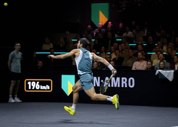 ROTTERDAM - Carlos Alcaraz (ESP) in action against Alex de Minaur (AUS) during the final on the seventh day of the ABN AMRO Open tennis tournament in Ahoy. ANP SANDER KING ABN AMRO Open - Day Seven 2025 xVIxANPxSportx xxANPxIVx 519530453 originalFilename: 519530453.jpg