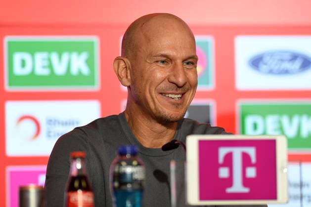 Trainer Gerhard Struber 1 FC Koeln laughs during the 2 Bundesliga match between 1 FC Köln and FC Schalke 04 at RheinEnergieStadion on February 09, 2025 in Cologne, Germany Photo by Ralf Treese DeFodi Images Trainer Gerhard Struber 1 FC Koeln laughs during the 2 Bundesliga match between 1 FC Köln and FC Schalke 04 at RheinEnergieStadion on February 9, 2025 in Cologne, Germany Photo by Ralf Treese DeFodi Images DFB DFL REGULATIONS PROHIBIT ANY USE OF PHOTOGRAPHS AS IMAGE SEQUENCES AND OR QUASI VIDEO Photo by Ralf Treese DeFodi Images Defodi 521 KOES0420250209 099 Defodi-521 DFB DFL REGULATIONS PROHIBIT ANY USE OF PHOTOGRAPHS AS IMAGE SEQUENCES AND OR QUASI-VIDEO.