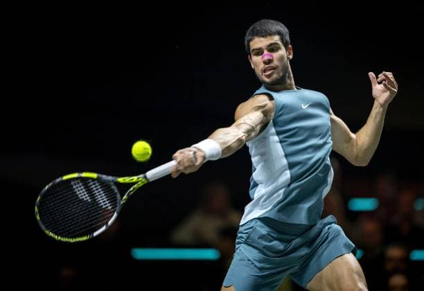 ROTTERDAM - Carlos Alcaraz (ESP) in action against Alex de Minaur (AUS) during the final on the seventh day of the ABN AMRO Open tennis tournament in Ahoy. ANP SANDER KING ABN AMRO Open - Day Seven 2025 xVIxANPxSportx xxANPxIVx 519533994 originalFilename: 519533994.jpg